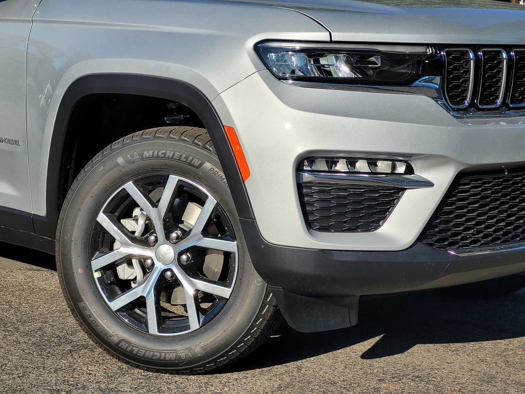 New 2025 Jeep Grand Cherokee Limited AWD/4WD image 2