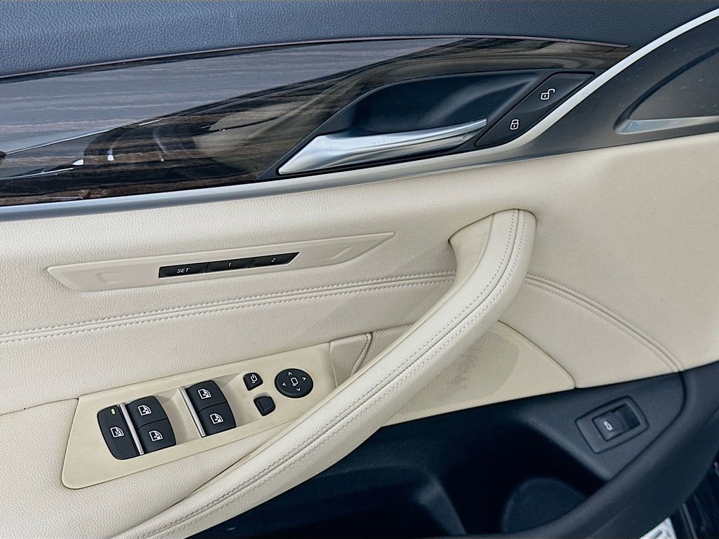Used 2020 BMW 530i w/ Lighting Package image 18