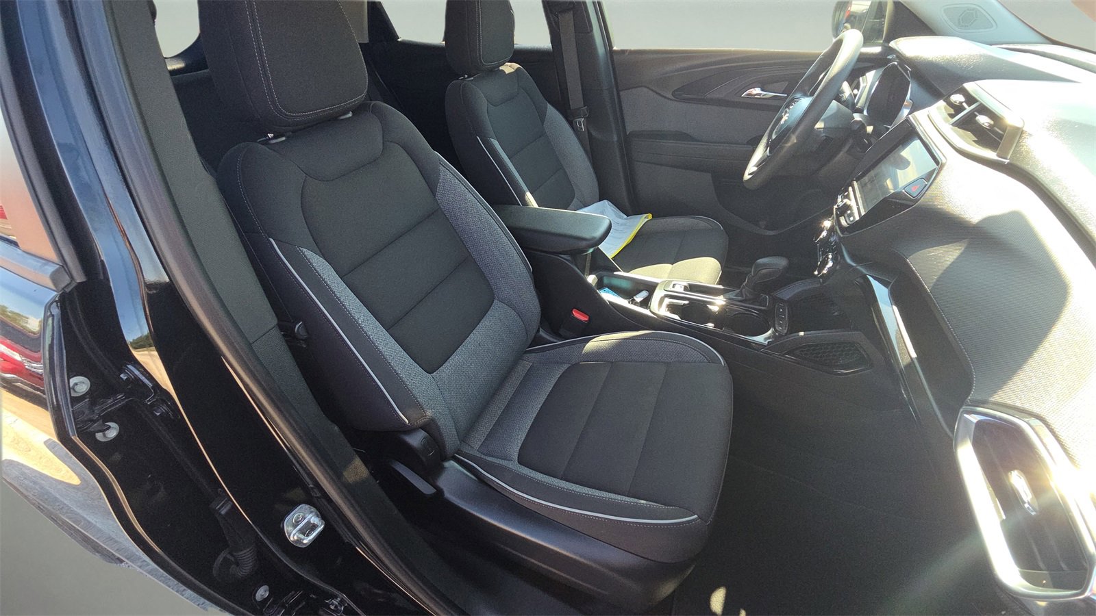 Used 2021 Chevrolet TrailBlazer LT w/ Convenience Package image 17