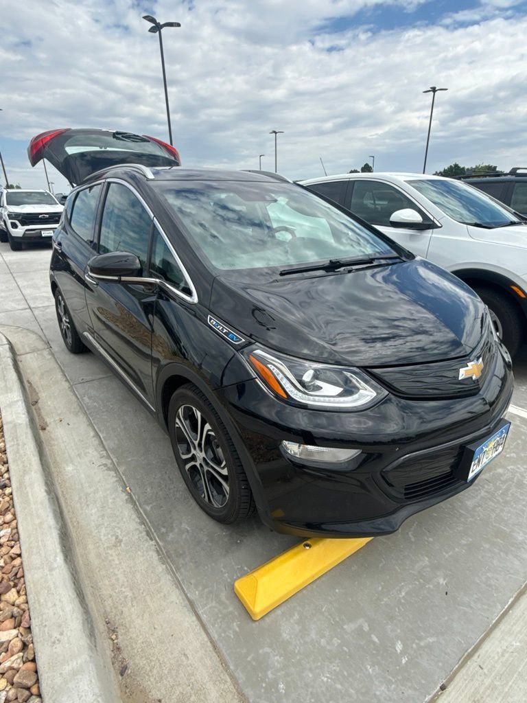 Used 2020 Chevrolet Bolt Premier w/ Infotainment Package FWD image 4