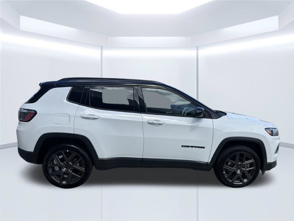 Used 2026 Jeep Compass Limited AWD/4WD image 8