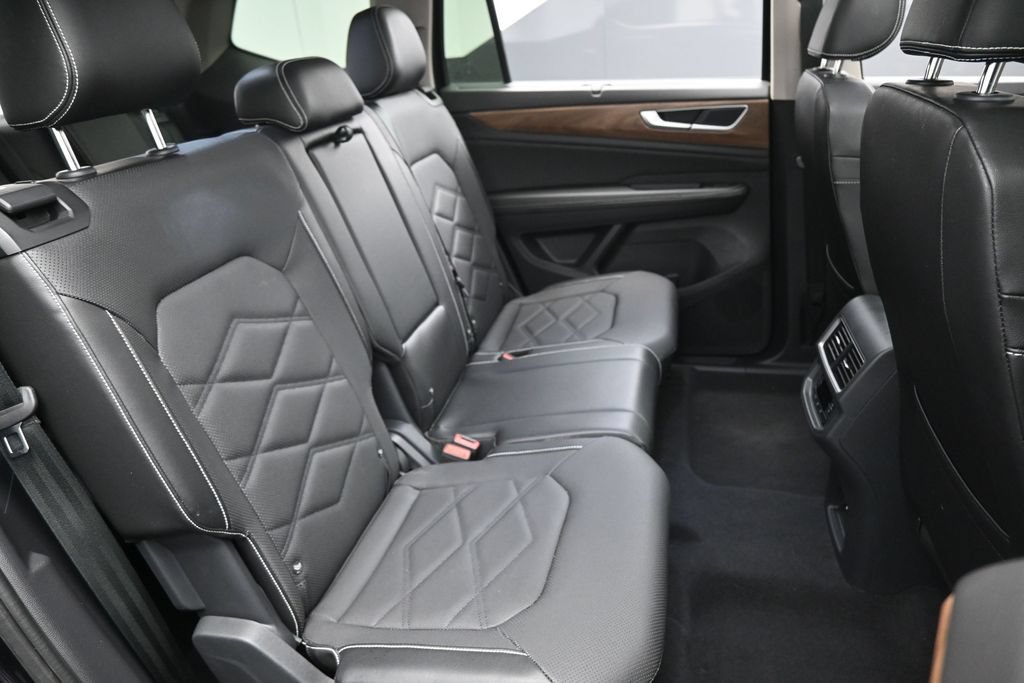 Used 2024 Volkswagen Atlas SE w/ Panoramic Sunroof Package FWD image 33