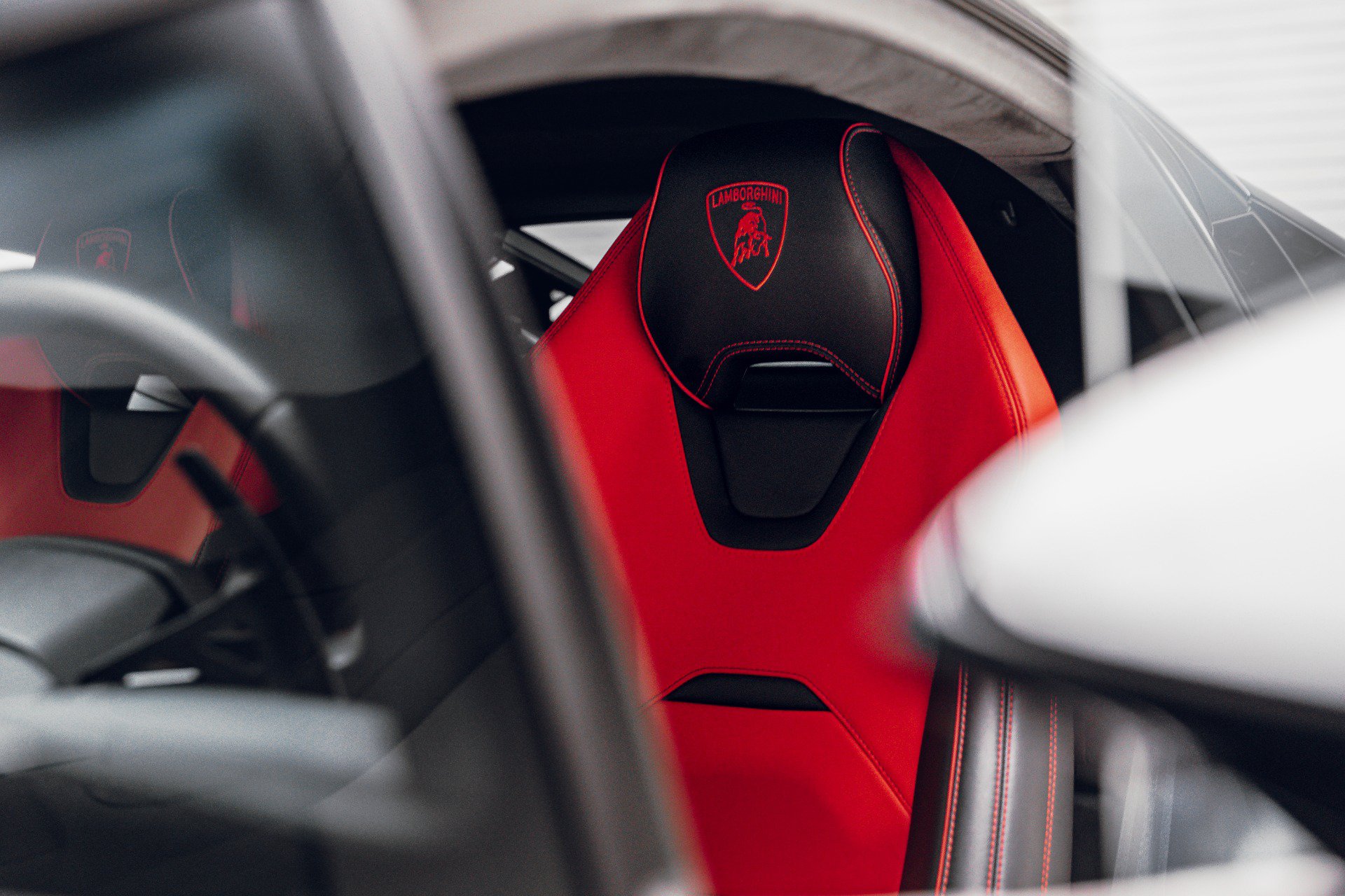 Used 2021 Lamborghini Huracan EVO RWD image 47