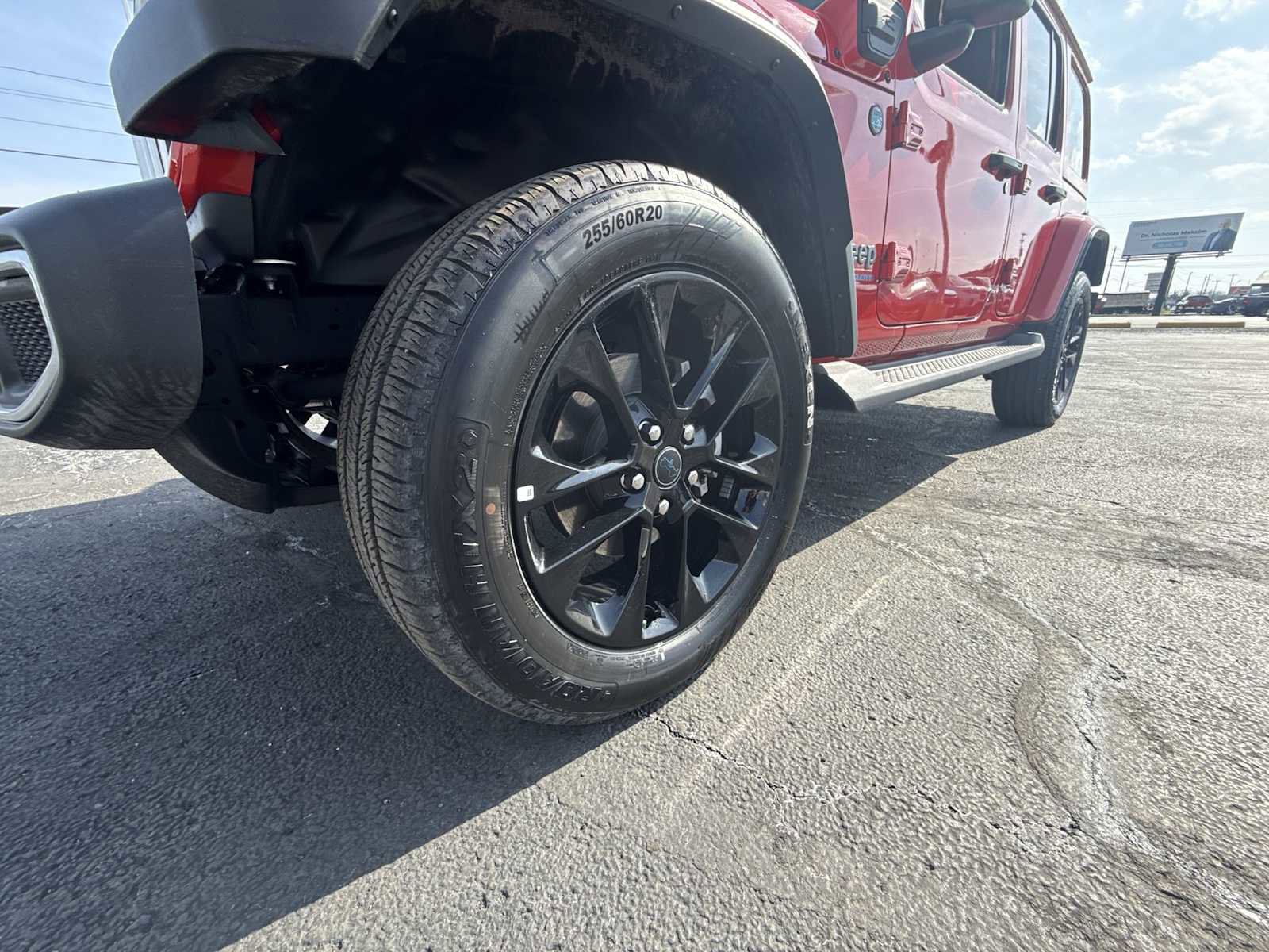 Used 2025 Jeep Wrangler Unlimited Sahara AWD/4WD image 18