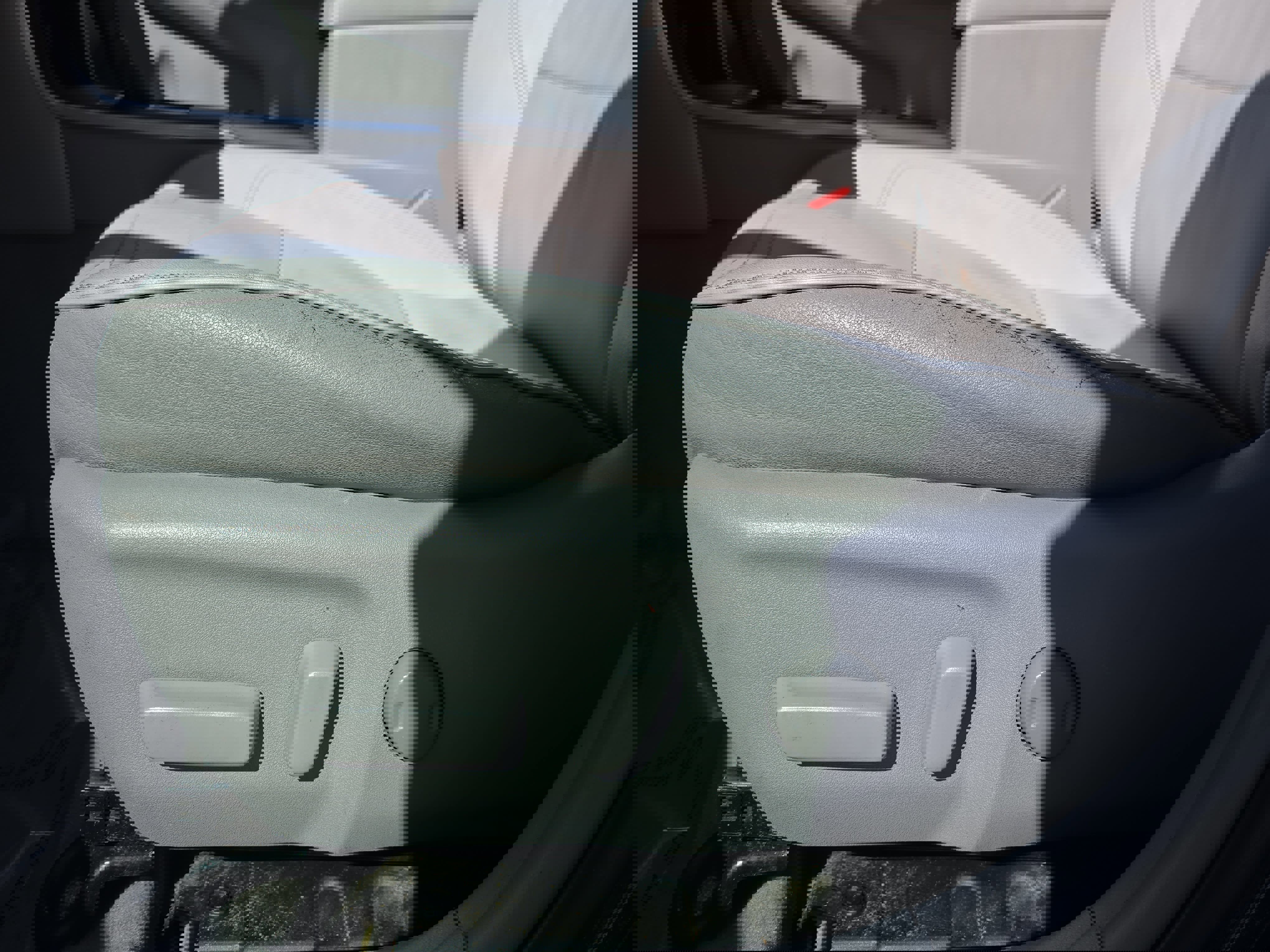 Used 2015 Toyota Camry XLE w/ Advanced Technology Package image 28