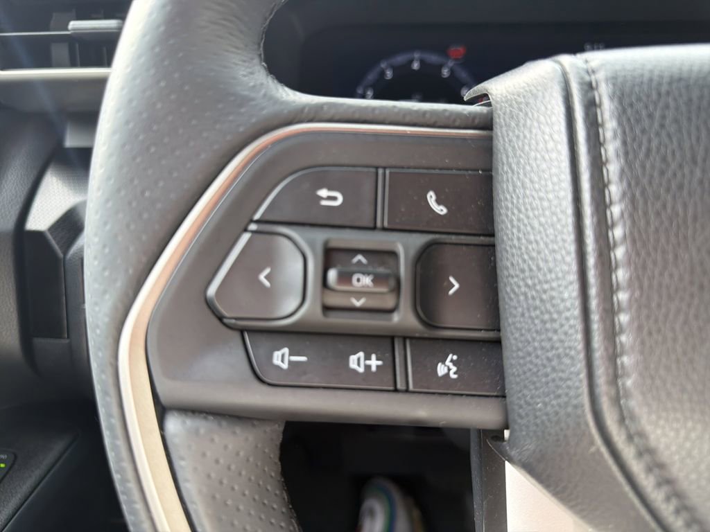 Used 2025 Toyota 4Runner Limited image 27