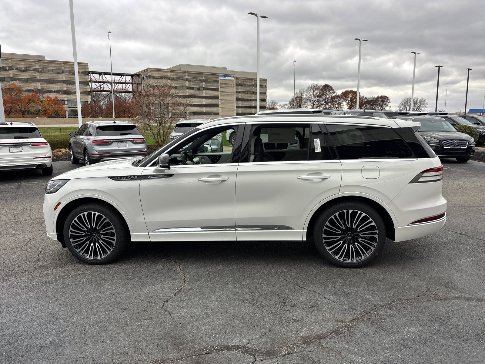 New 2026 Lincoln Aviator Black Label w/ Dynamic Handling Package image 4