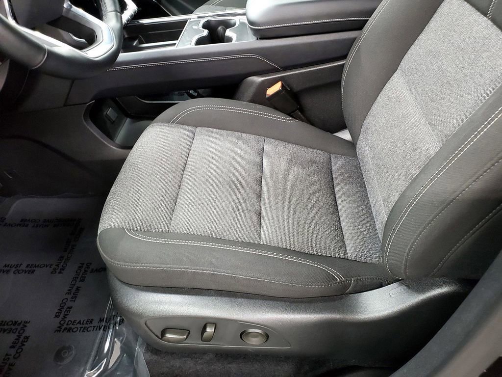 Used 2025 GMC Acadia Elevation image 13