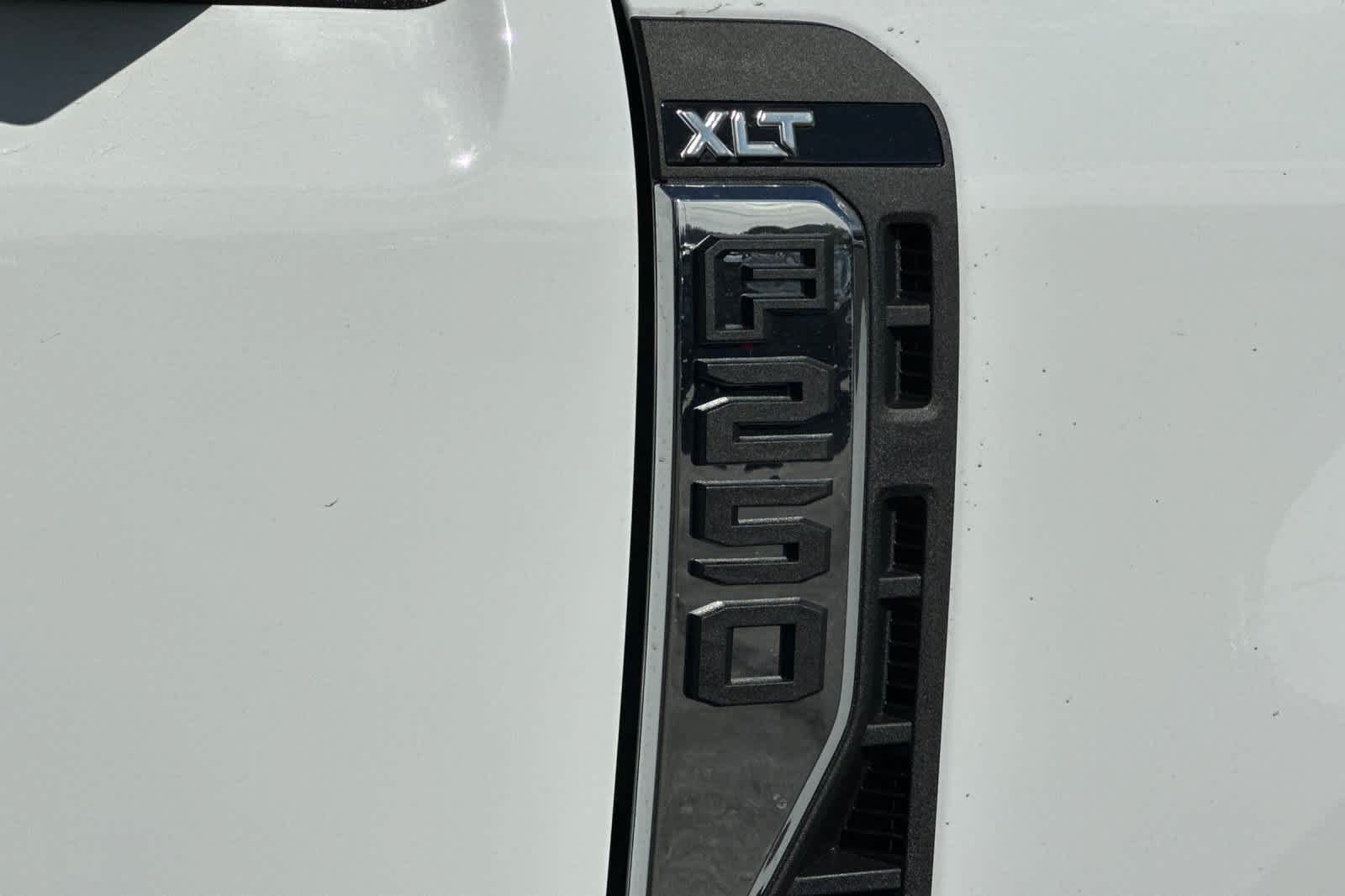 New 2026 Ford F250 XLT w/ FX4 Off-Road Package AWD/4WD image 7