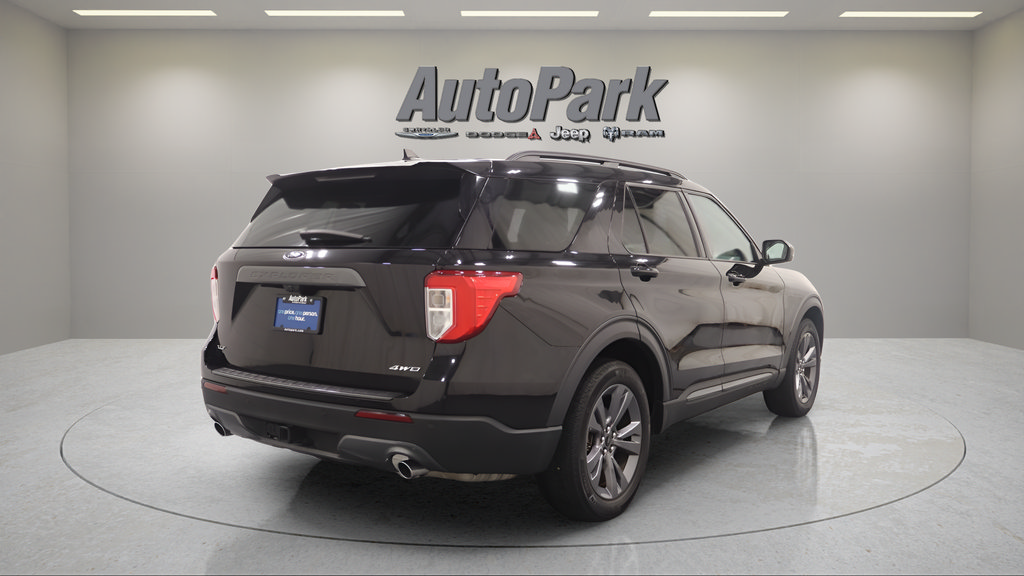 Used 2023 Ford Explorer XLT w/ Equipment Group 202A AWD/4WD image 10