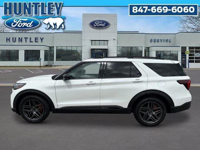 Used 2025 Ford Explorer ST image 7