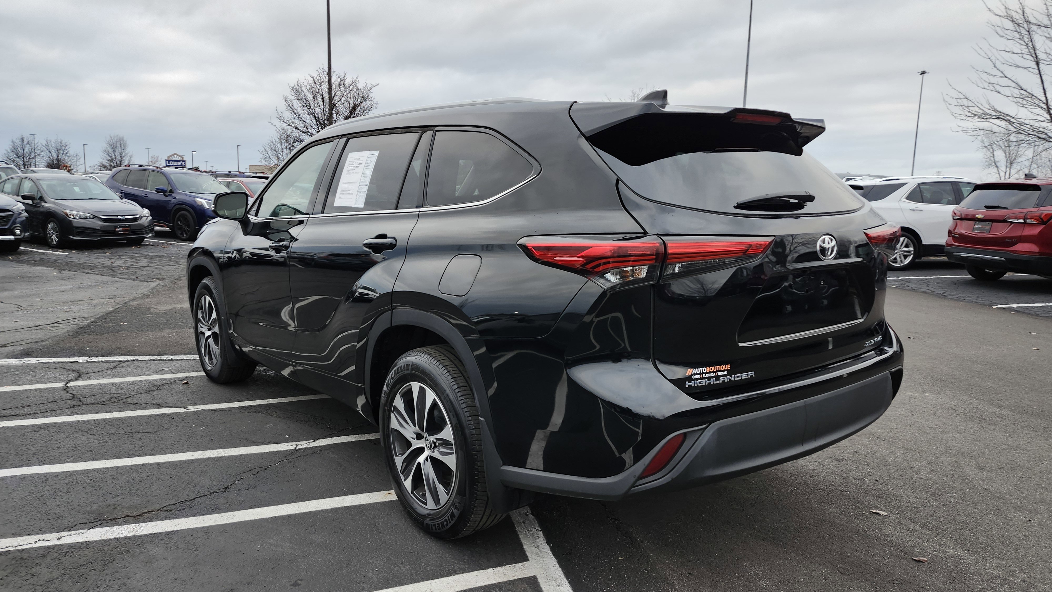 Used 2022 Toyota Highlander XLE image 18