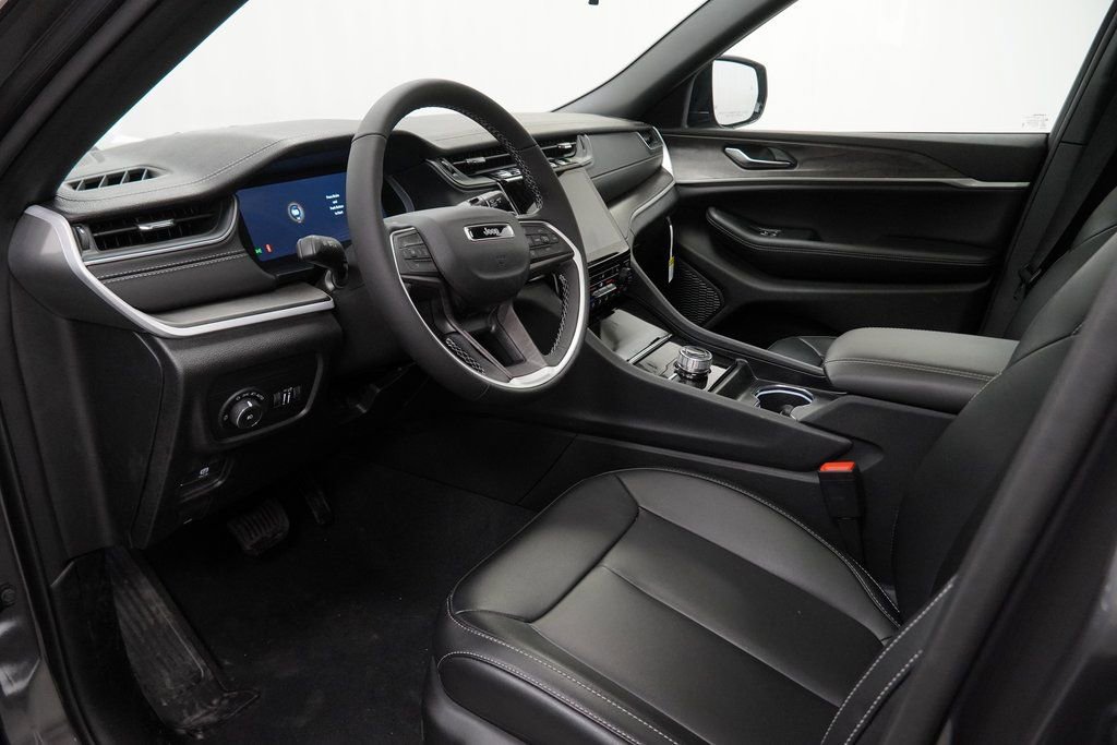 New 2025 Jeep Grand Cherokee L Limited image 18