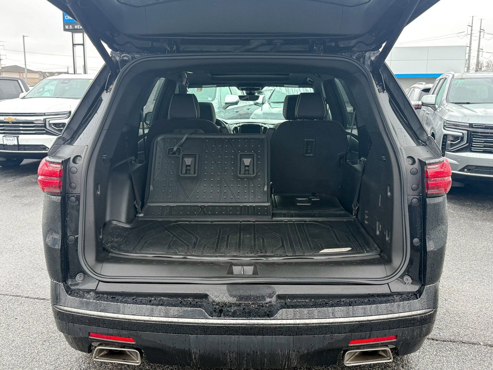 Certified 2023 Chevrolet Traverse Premier w/ Redline Edition image 12