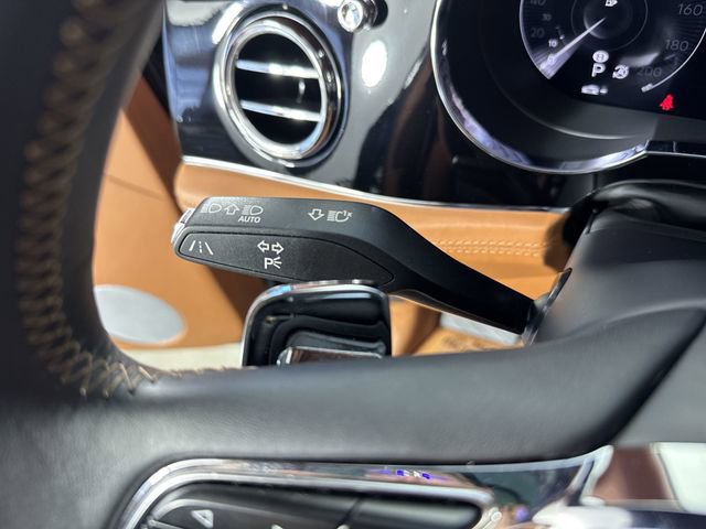 Used 2023 Bentley Bentayga Extended Wheelbase image 16
