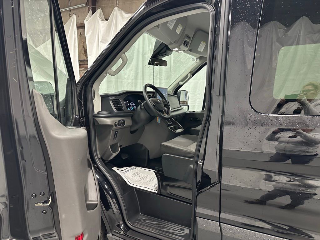 Used 2025 Ford Transit 350 XLT image 10