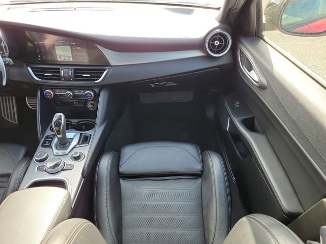 Used 2022 Alfa Romeo Giulia Veloce image 14