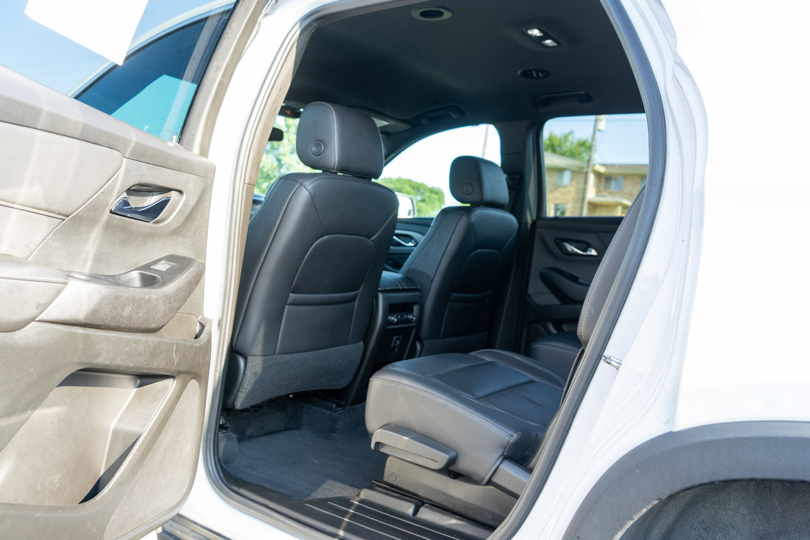 Used 2023 Chevrolet Traverse LT AWD/4WD image 28
