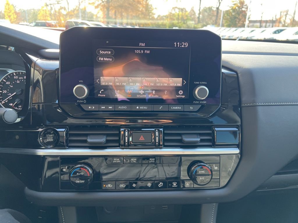 New 2025 Nissan Pathfinder SV image 11