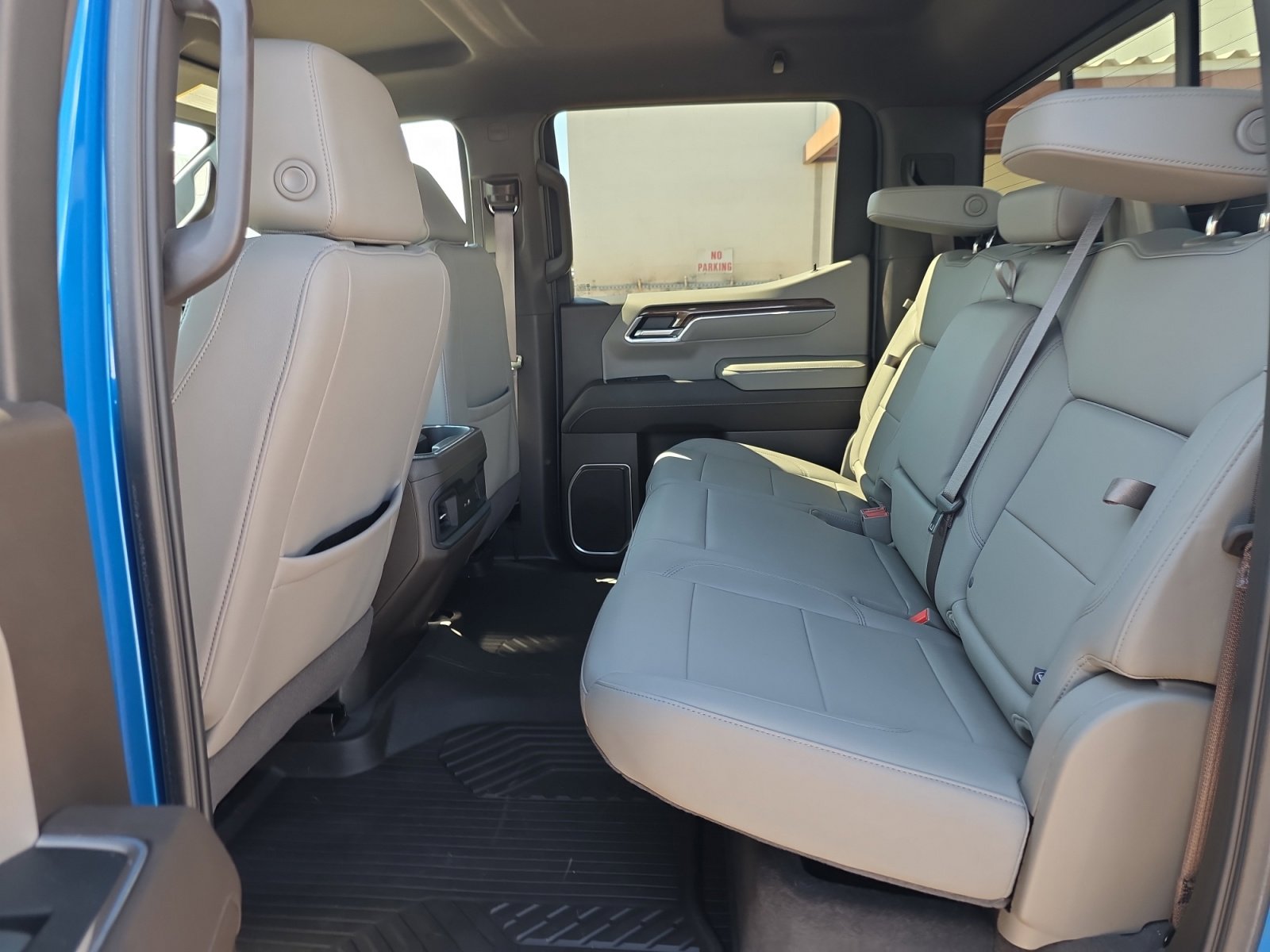 Used 2023 Chevrolet Silverado 1500 LT w/ Z71 Off-Road Package image 23