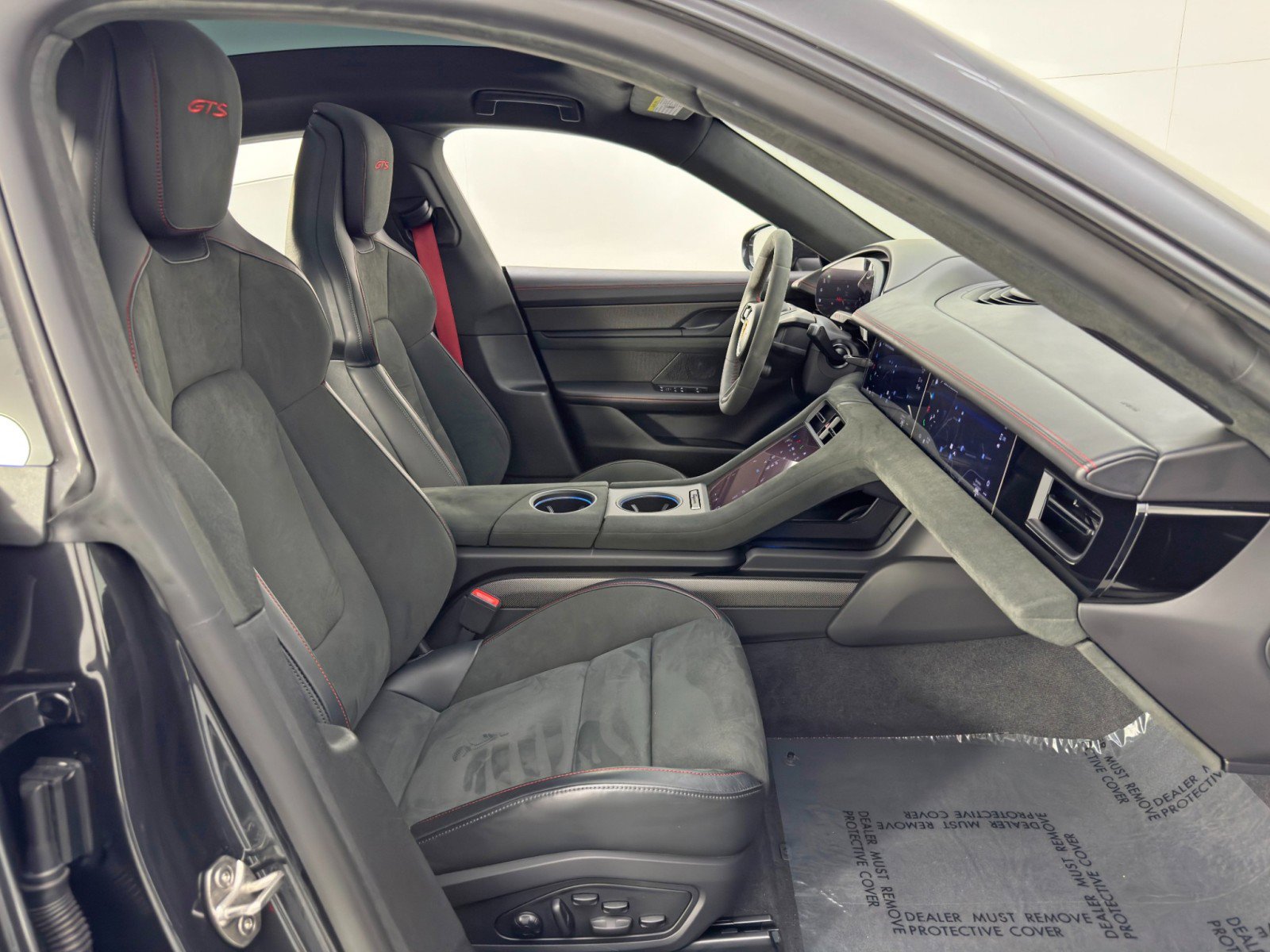 Used 2023 Porsche Taycan GTS image 16