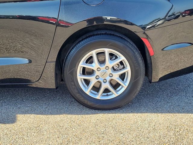 Used 2024 Chrysler Pacifica Touring-L image 18