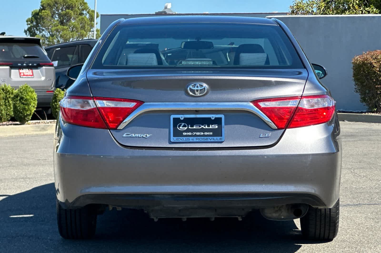 Used 2016 Toyota Camry LE FWD image 8