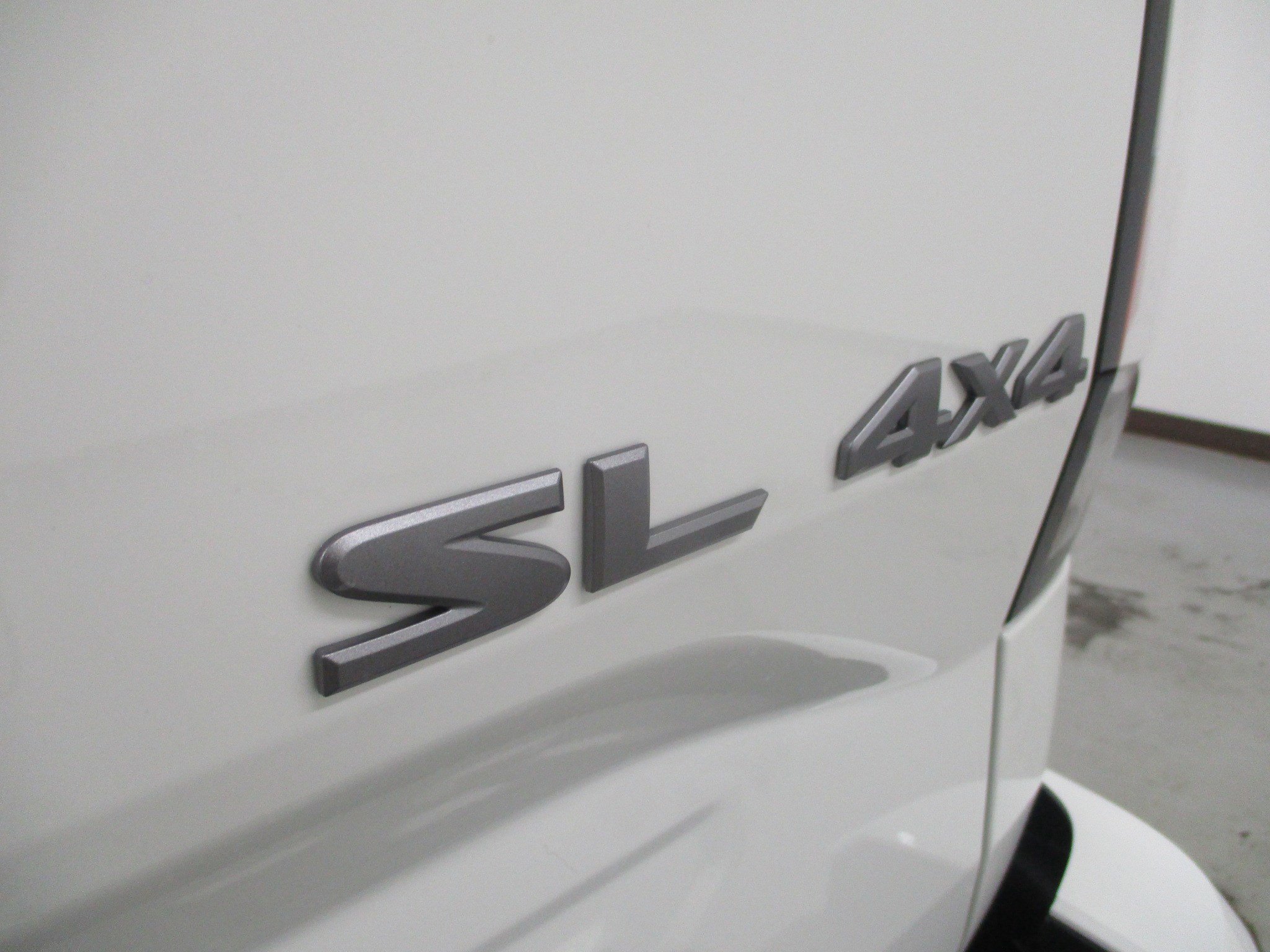 New 2025 Nissan Frontier SL image 5