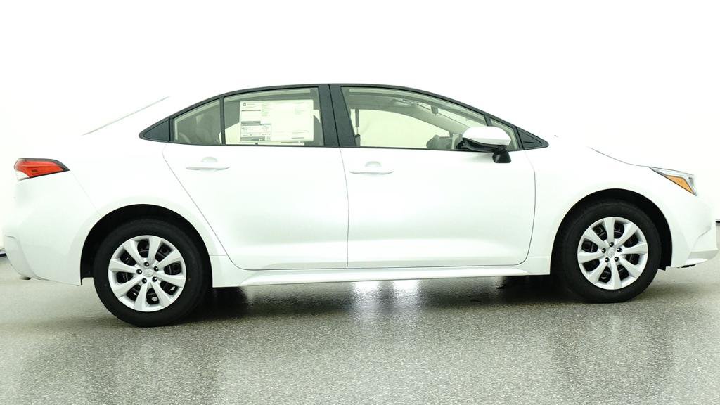 New 2027 Toyota Corolla LE FWD image 30