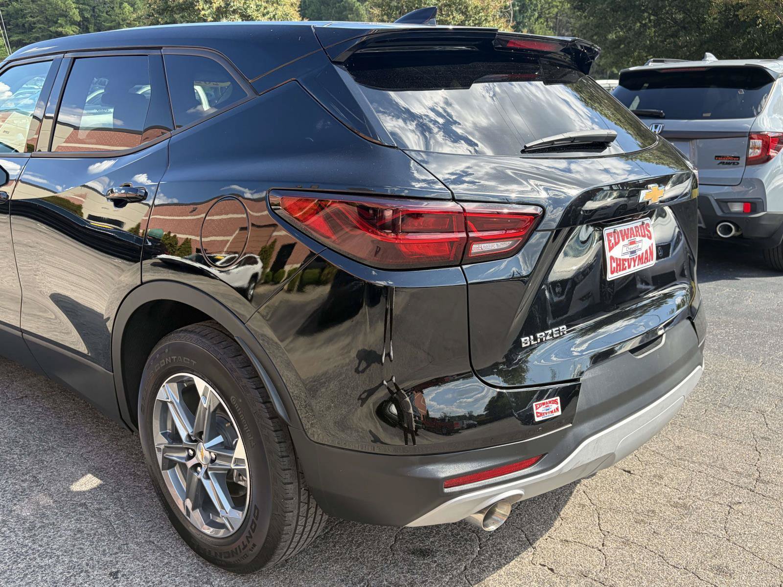 Used 2025 Chevrolet Blazer LT FWD image 30