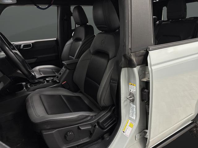 Used 2022 Ford Bronco Black Diamond image 4