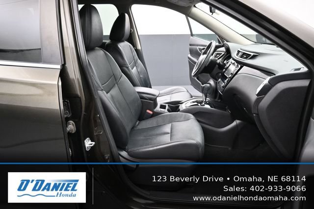 Used 2015 Nissan Rogue SL AWD/4WD image 40
