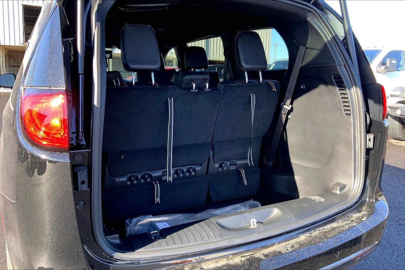 New 2026 Chrysler Voyager LX FWD image 5