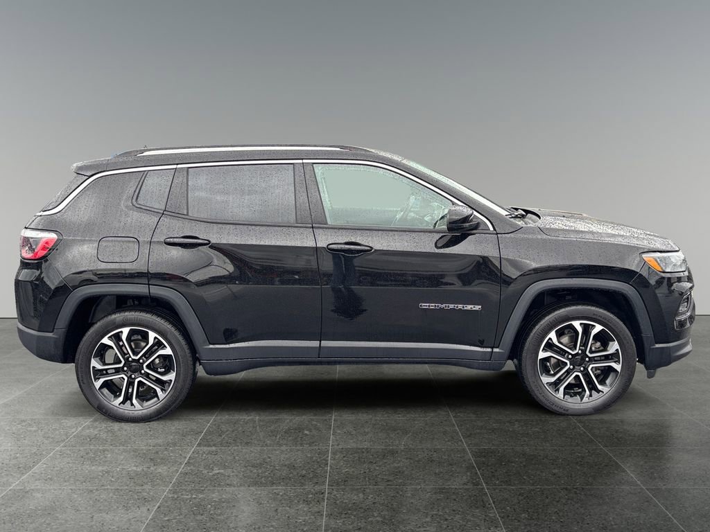 Used 2022 Jeep Compass Limited w/ Sun and Sound Group AWD/4WD image 9