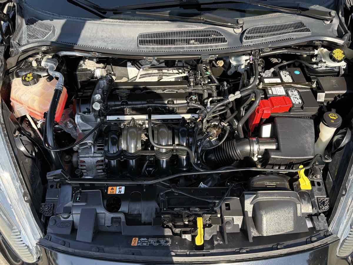 Used 2016 Ford Fiesta SE image 19