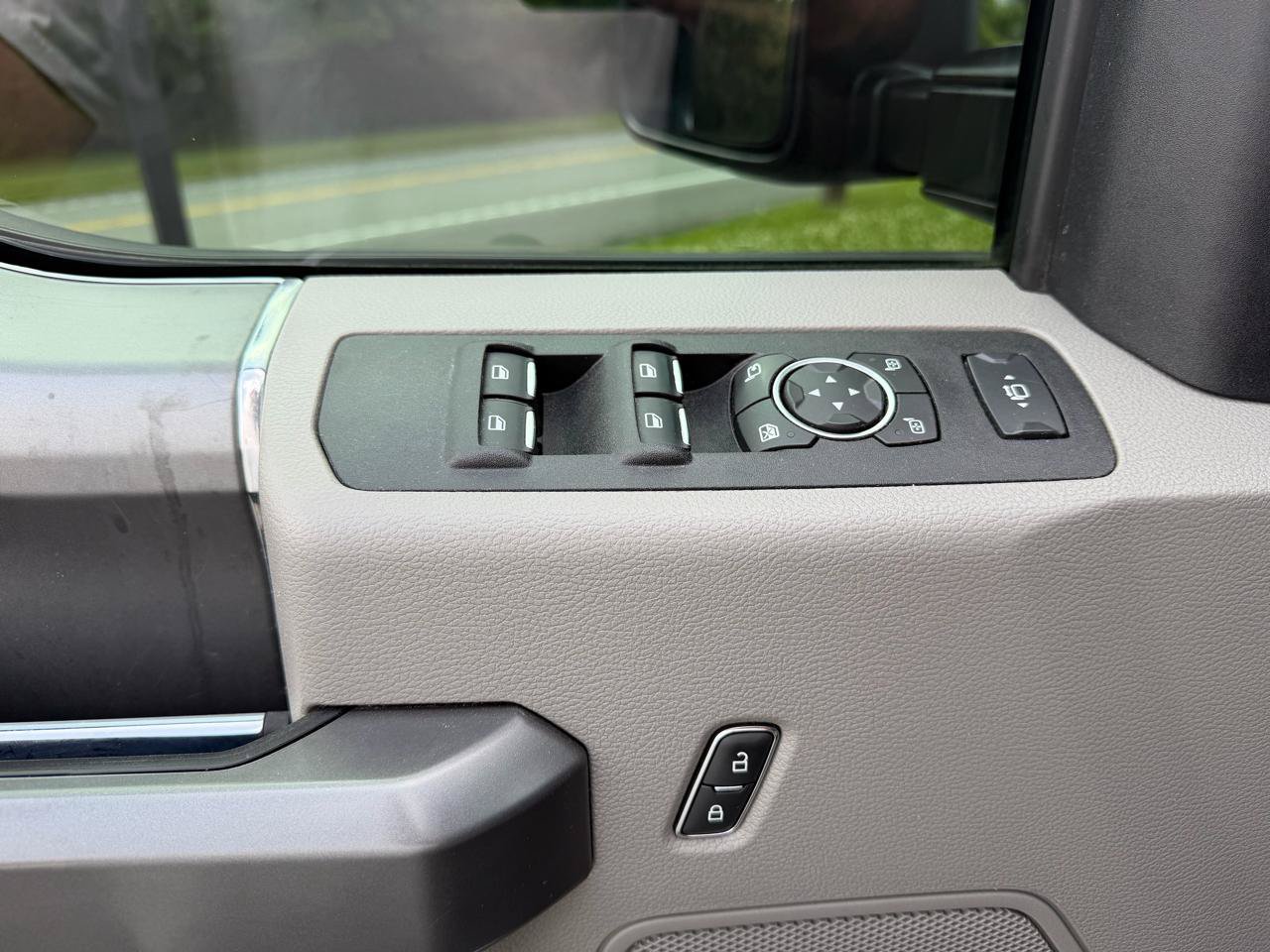 Used 2020 Ford F250 XLT w/ XLT Premium Package AWD/4WD image 23