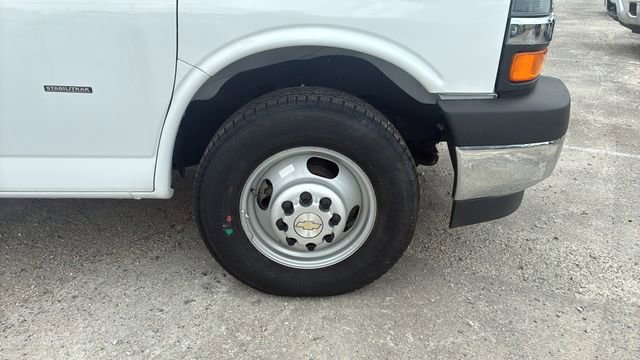 New 2024 Chevrolet Express 3500 RWD image 18