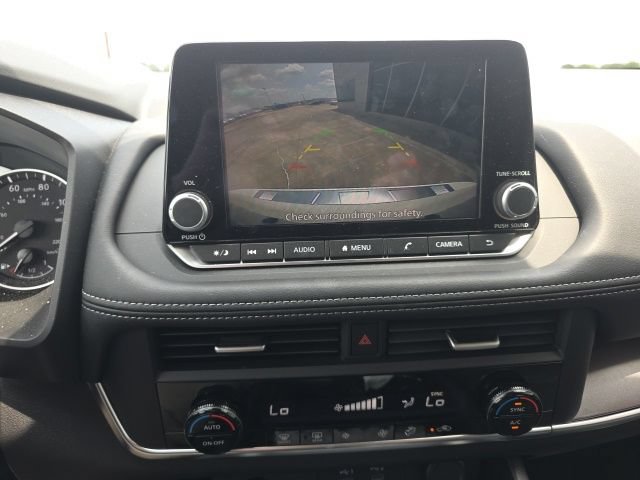Used 2026 Nissan Rogue SV FWD image 23