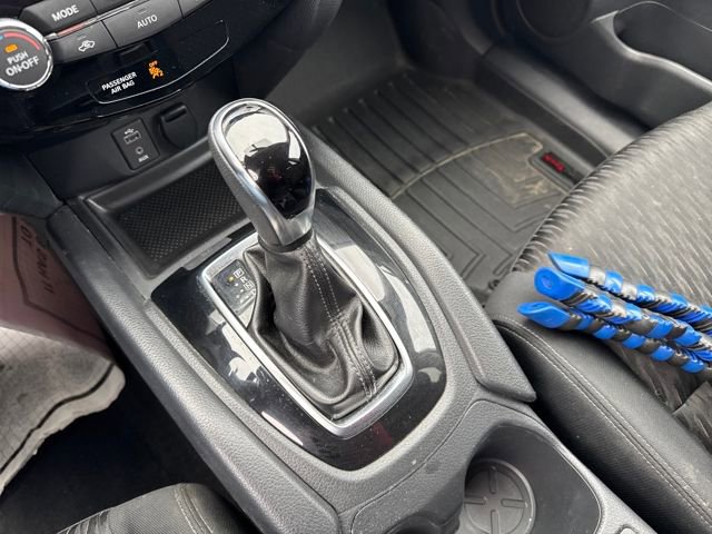 Used 2017 Nissan Rogue SV image 22