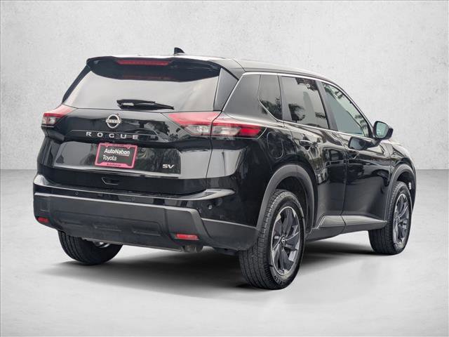 Used 2024 Nissan Rogue SV image 5