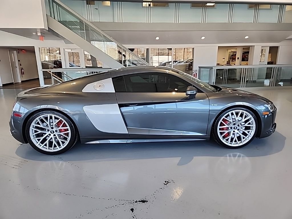 Used 2017 Audi R8 V10 image 6