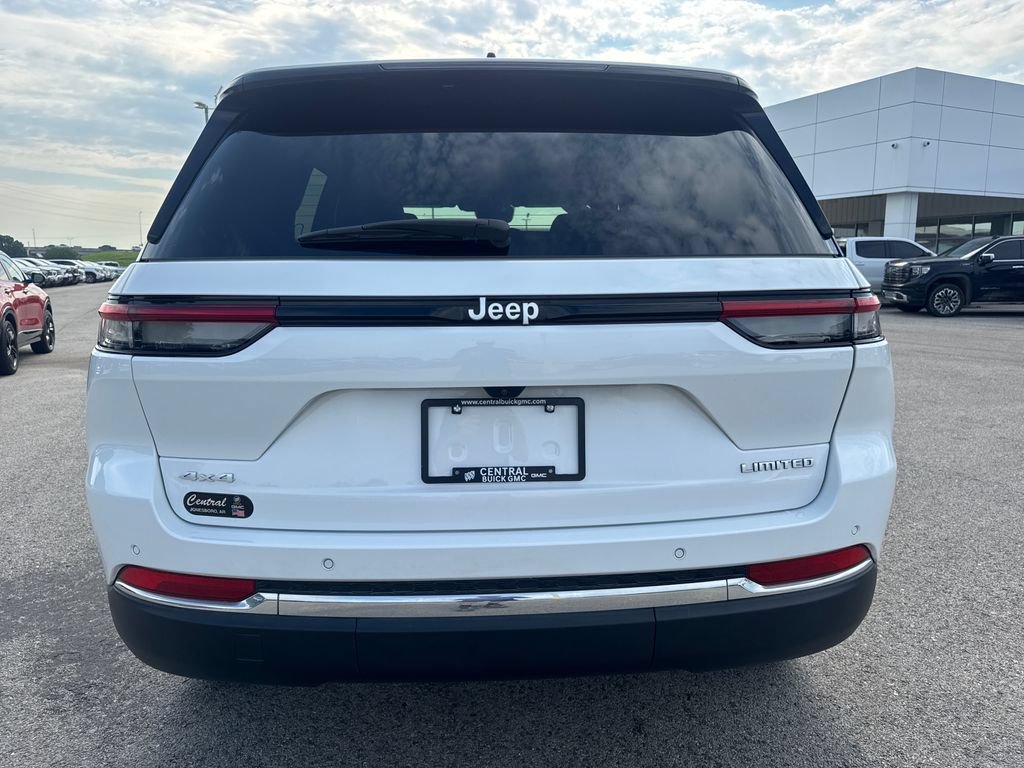 Used 2025 Jeep Grand Cherokee Limited AWD/4WD image 5