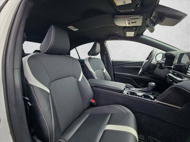 Used 2025 Toyota Camry SE w/ Convenience Package FWD image 19