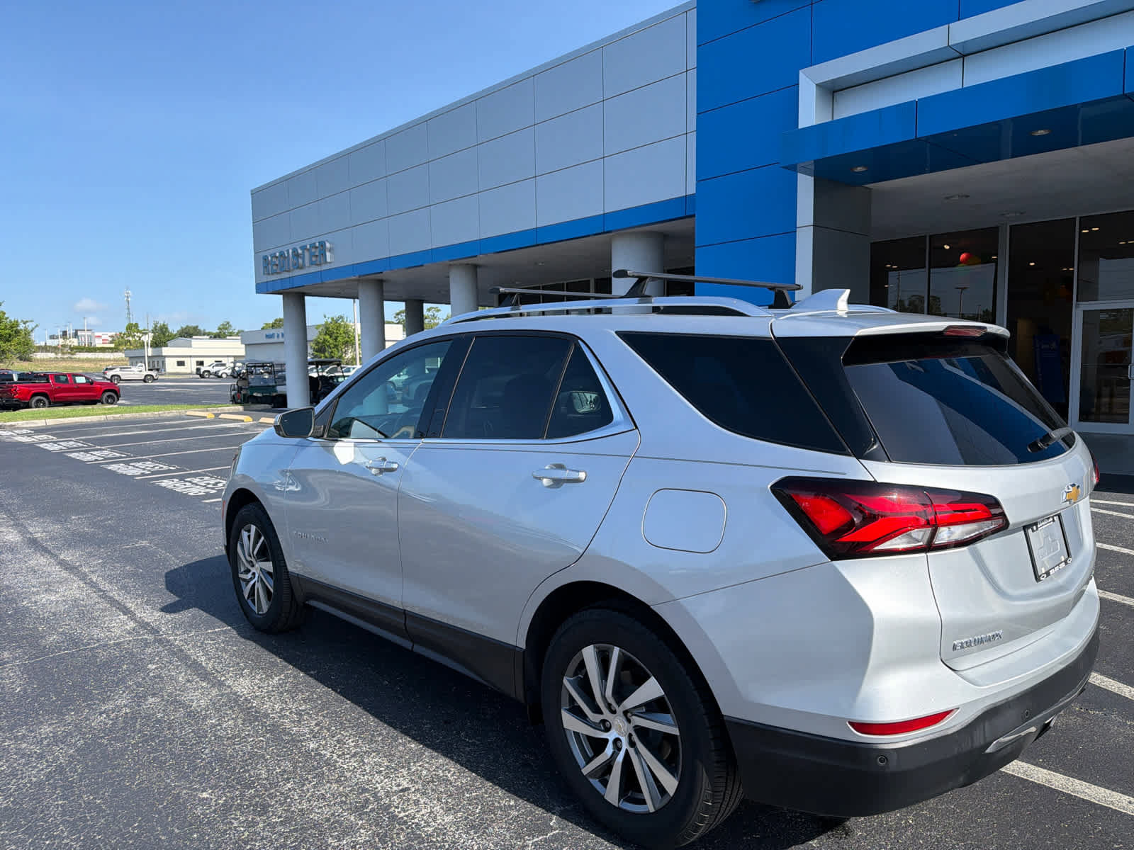 Used 2022 Chevrolet Equinox Premier AWD/4WD image 3