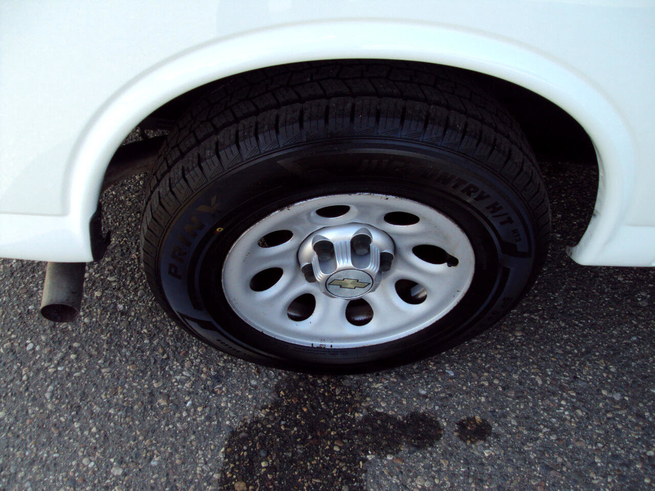 Used 2013 Chevrolet Express 1500 LS image 30