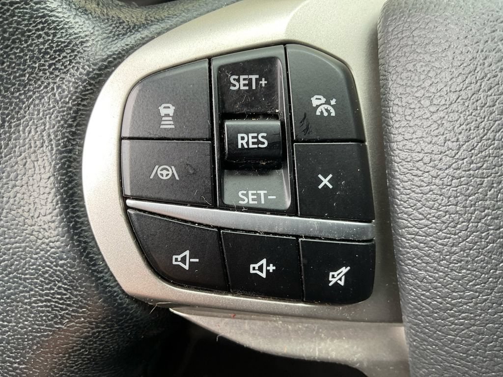 Used 2022 Ford Explorer XLT w/ Equipment Group 202A AWD/4WD image 34