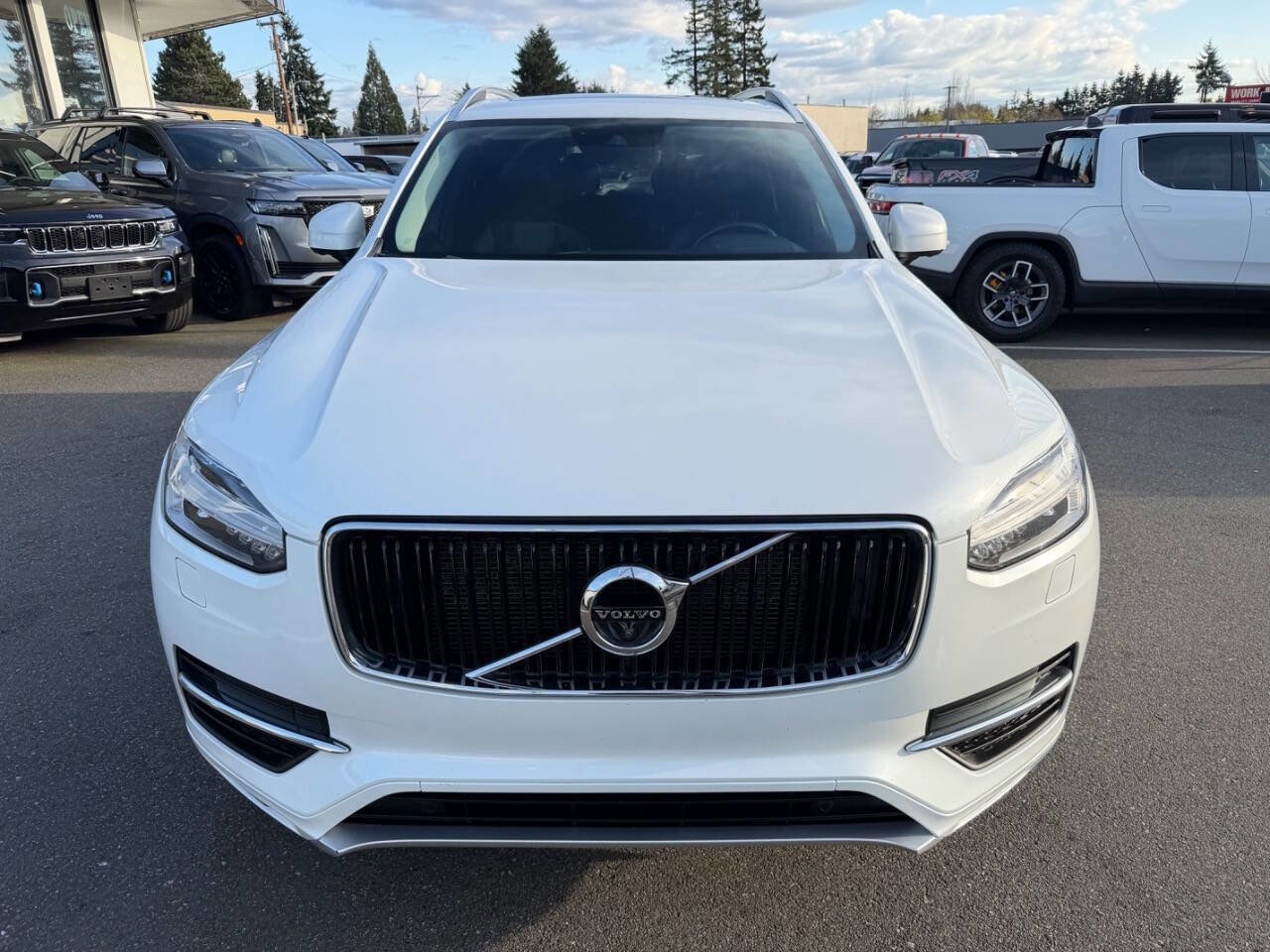 Used 2018 Volvo XC90 T6 Momentum w/ Convenience Package AWD/4WD image 12