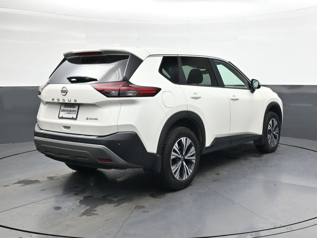 Used 2022 Nissan Rogue SV image 4