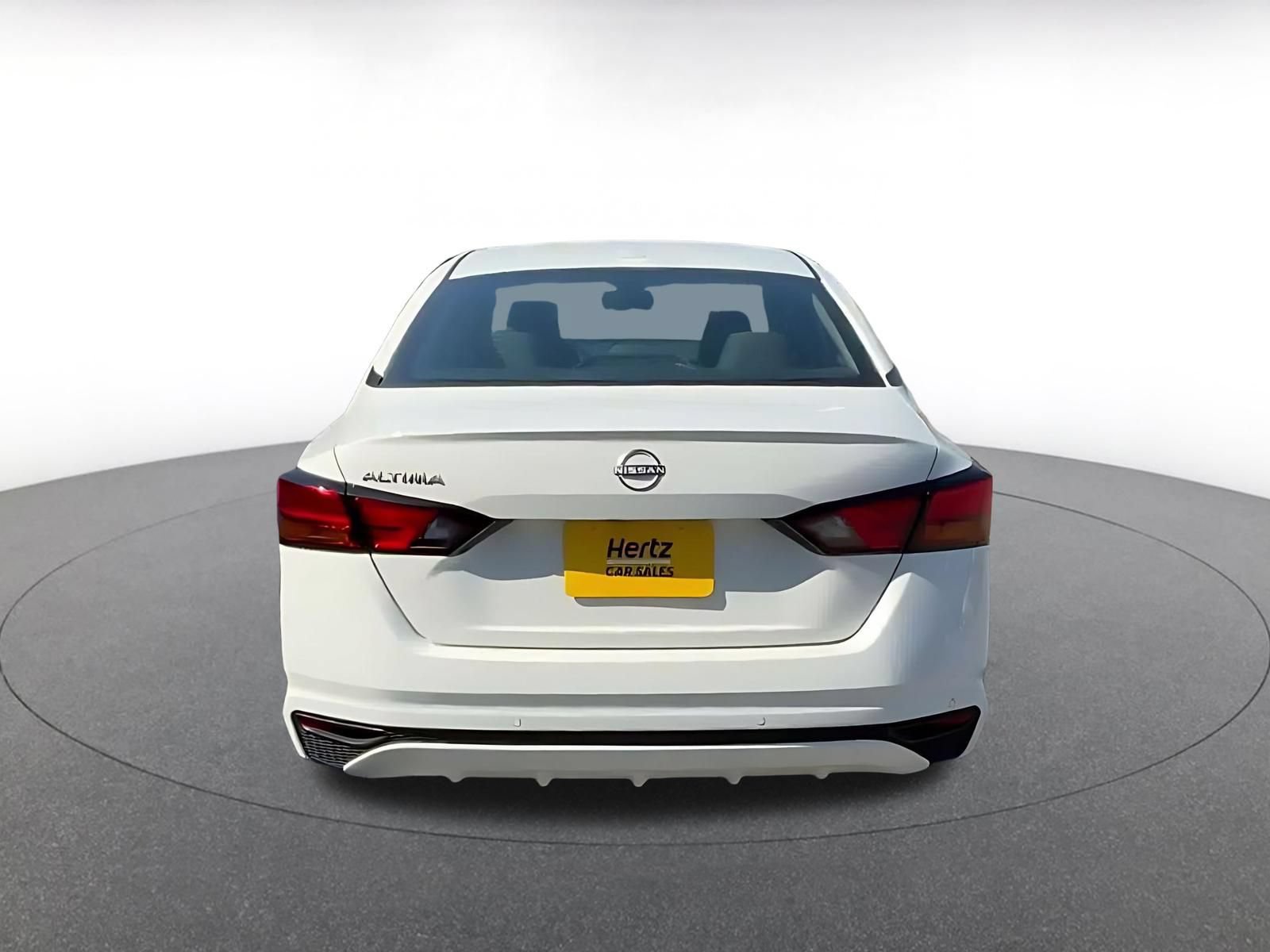 Used 2025 Nissan Altima 2.5 SV FWD image 12