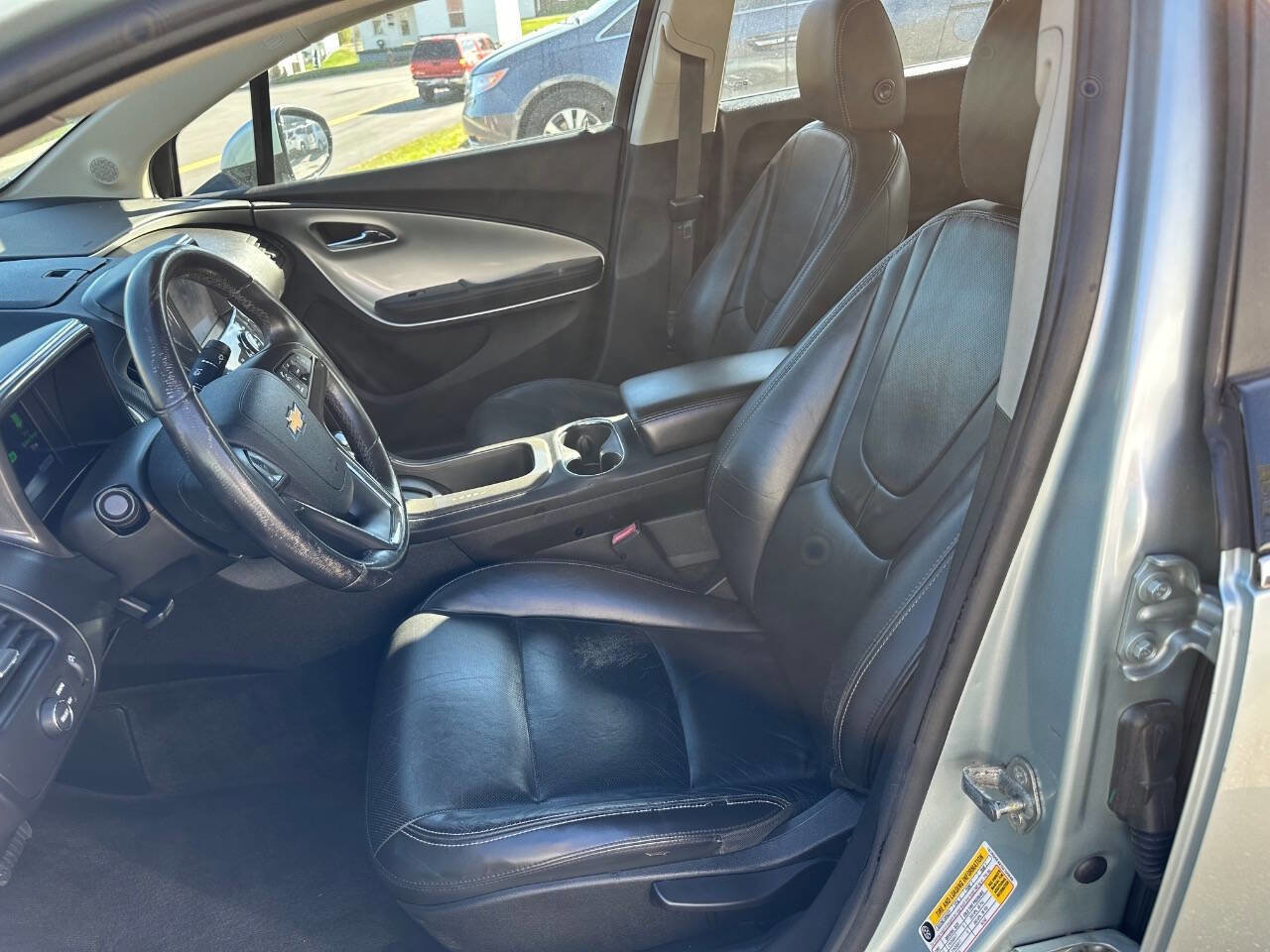 Used 2012 Chevrolet Volt Premium w/ Premium Trim Package image 2